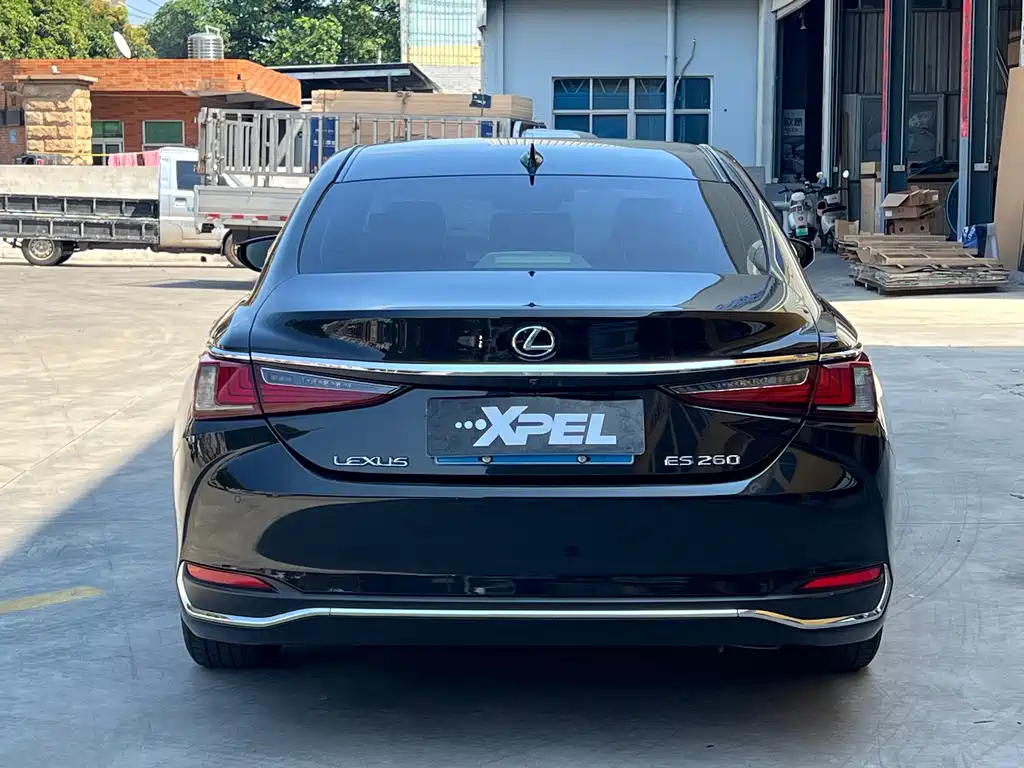 Lexus ES — миниатюра 9