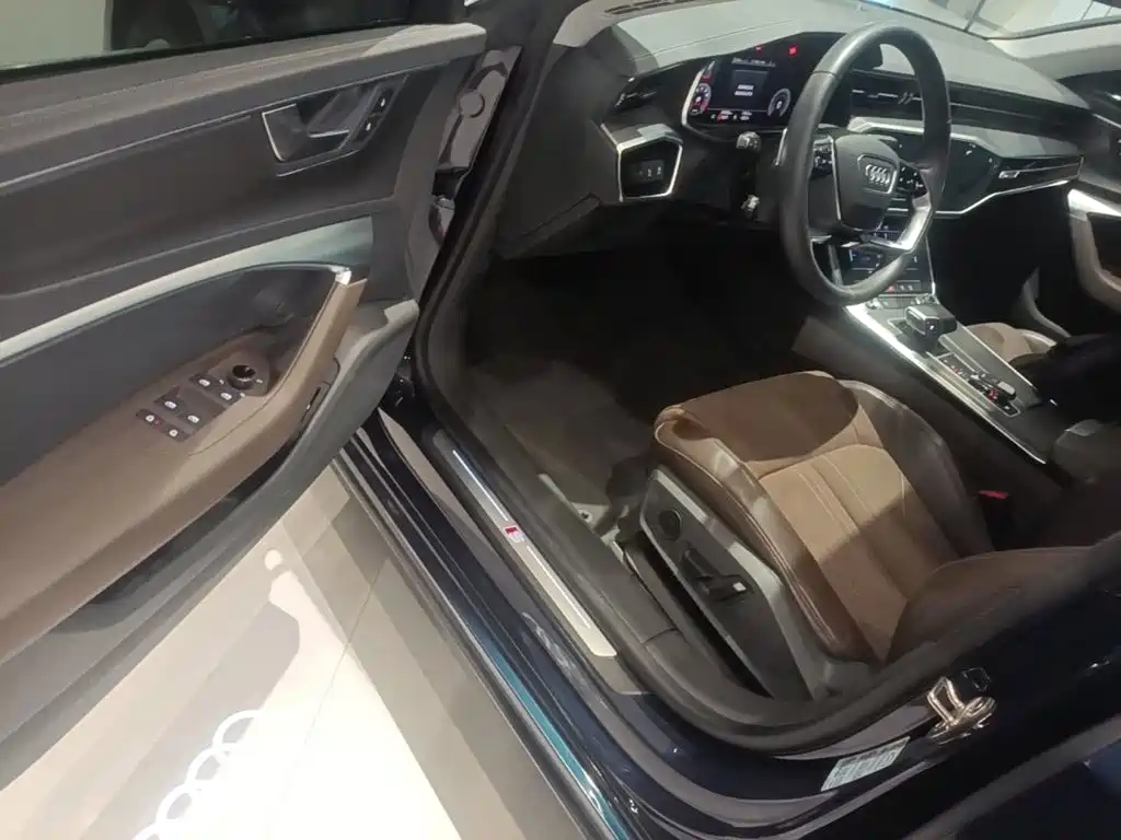 Audi A7L — миниатюра 23