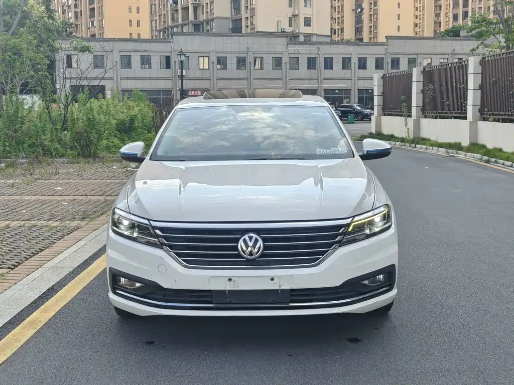 Volkswagen Lavida — миниатюра 2