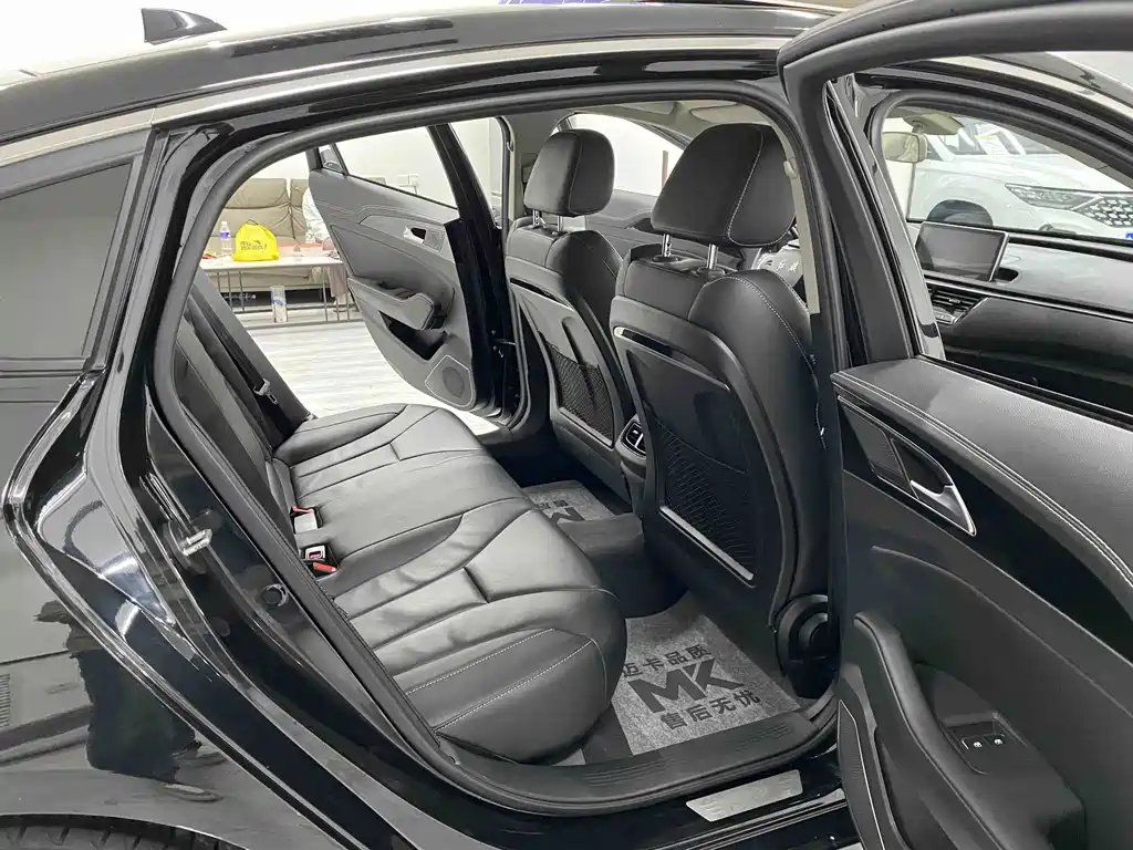 Hongqi Hongqi H5 — миниатюра 11