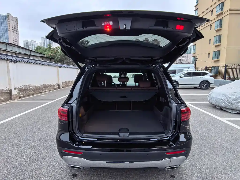 Mercedes-Benz GLB — миниатюра 18