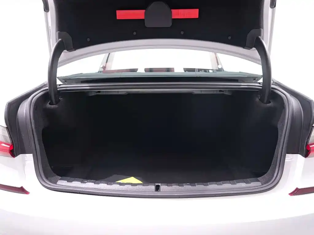 BMW 3 Series — миниатюра 13