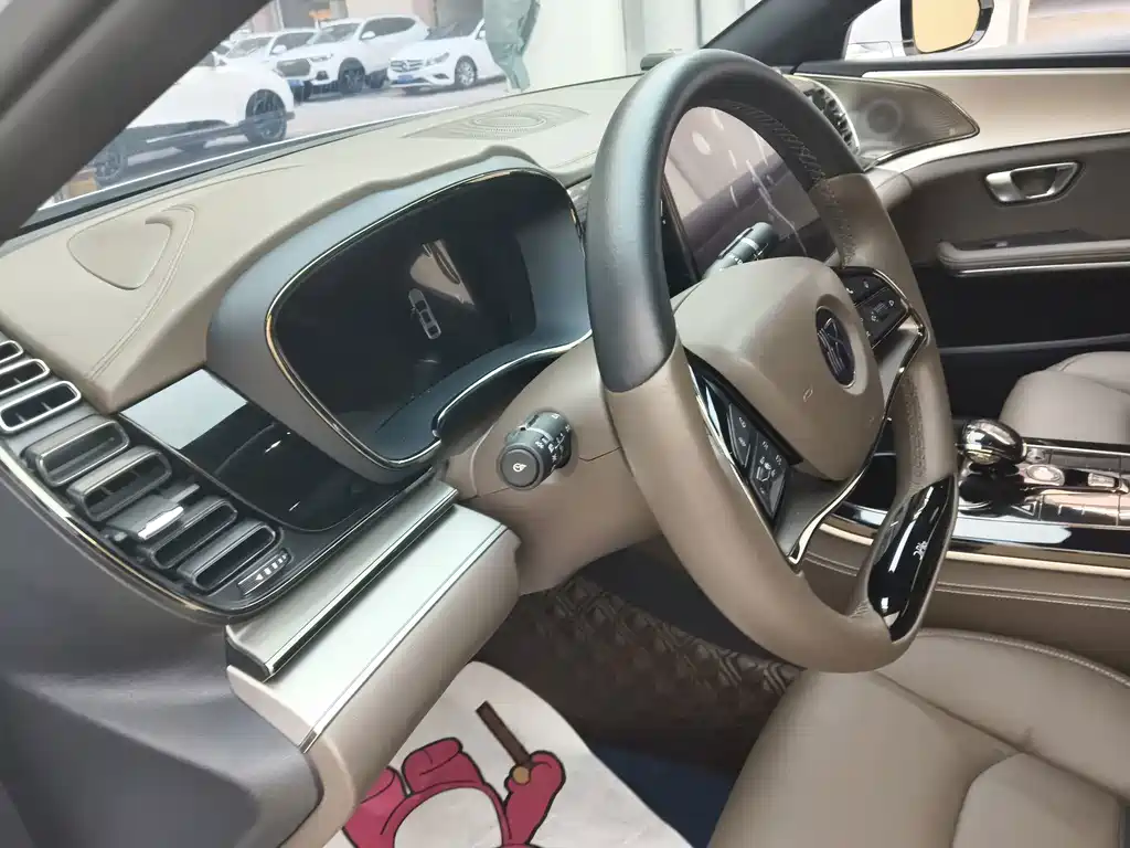 BYD Han — миниатюра 7