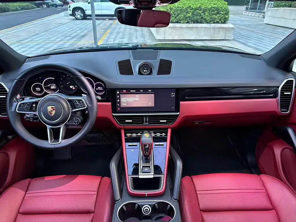 Porsche Cayenne — миниатюра 7