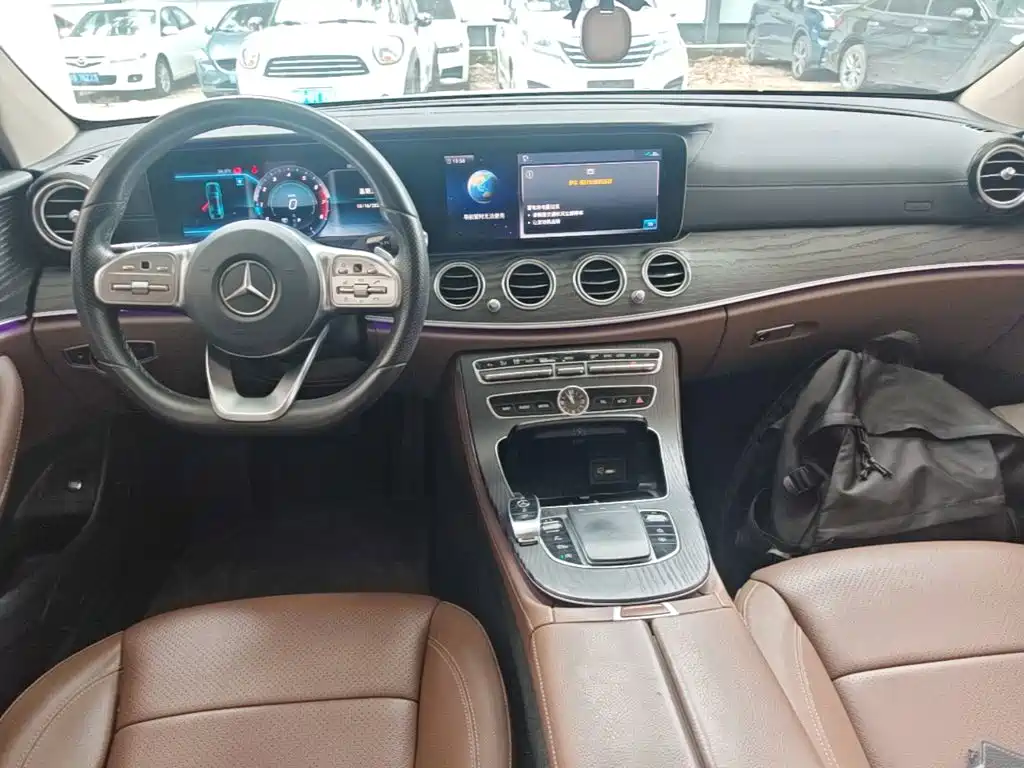 Mercedes-Benz E-Class — миниатюра 10