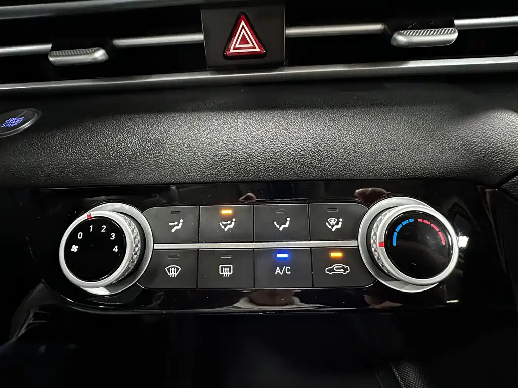 Hyundai Elantra — миниатюра 8