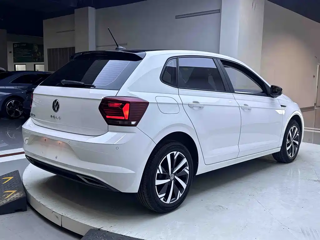 Volkswagen Polo 2021 Plus 1.5L AT