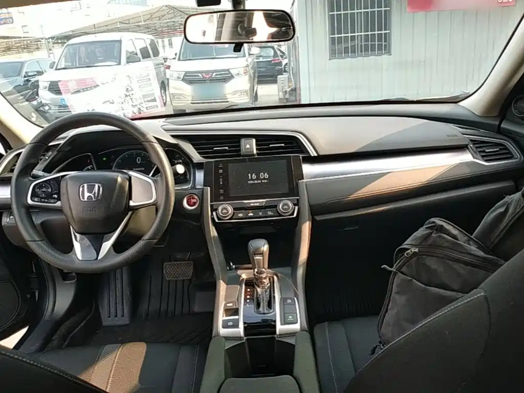 Honda Civic — миниатюра 10