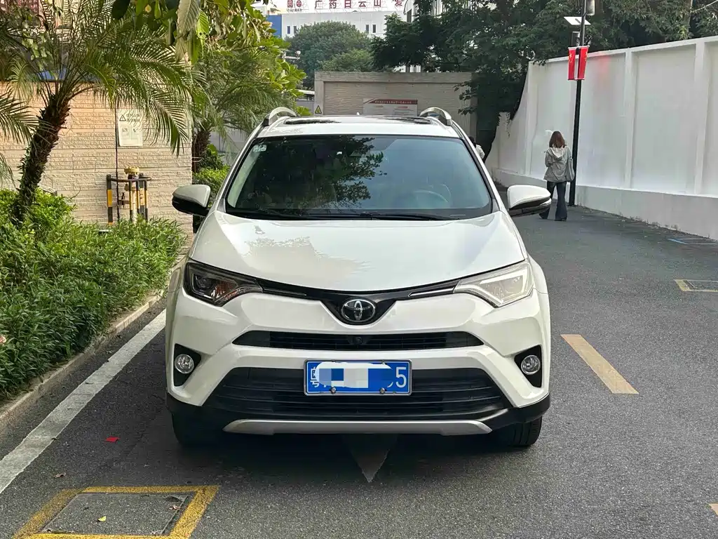 Toyota RAV4 — миниатюра 2