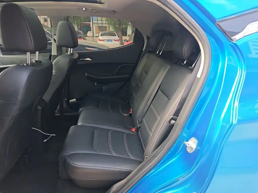 BYD Yuan EV — миниатюра 17