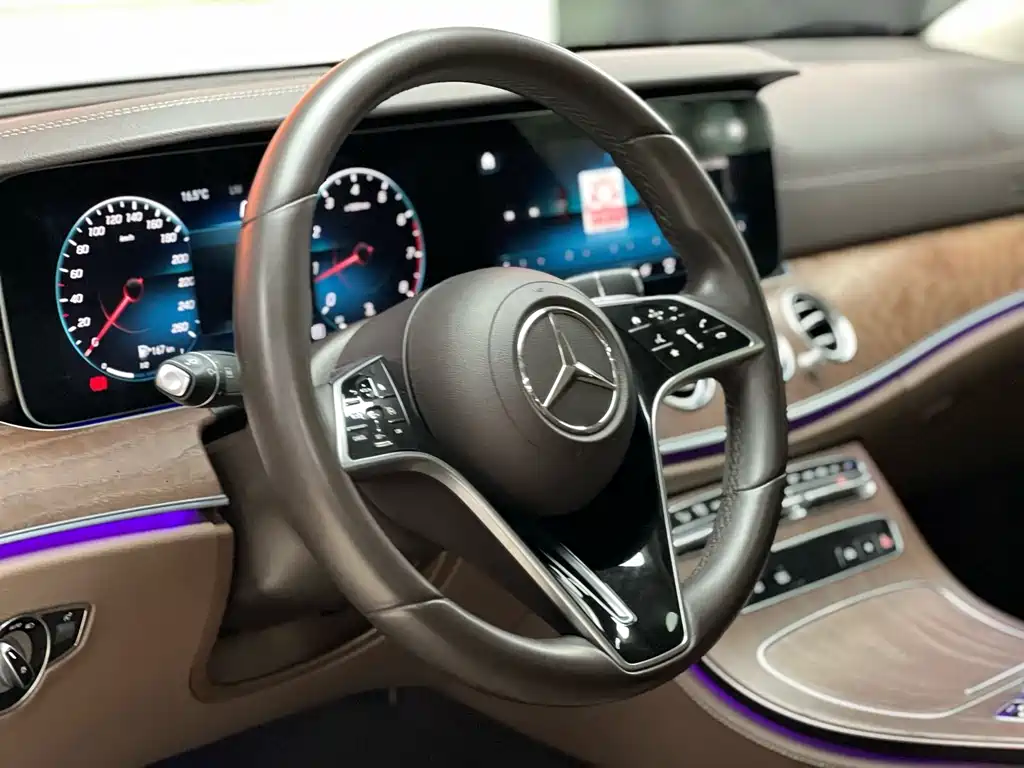 MERCEDES-BENZ E CLASS