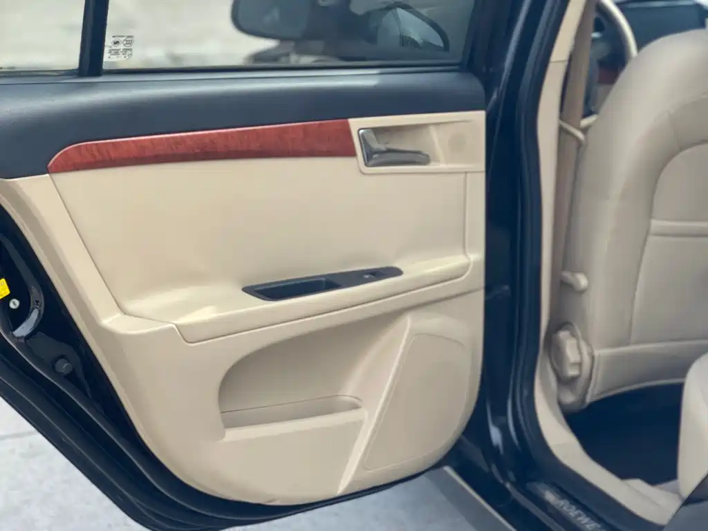 Roewe 350 2012 1.5L AT Smart