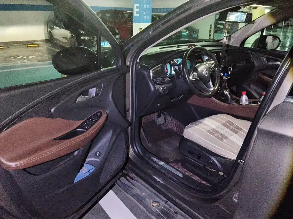 Buick Envision Plus — миниатюра 12