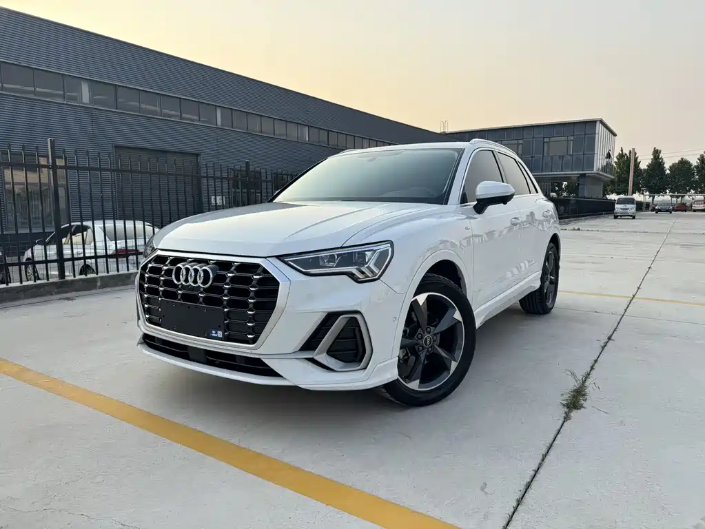 Audi Q3 2022 35 TFSI Fashion Dynamic Type