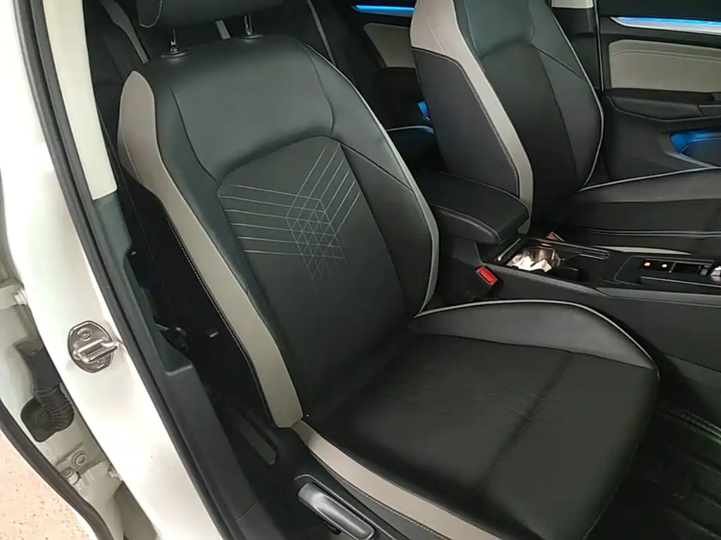 Volkswagen Golf — миниатюра 25