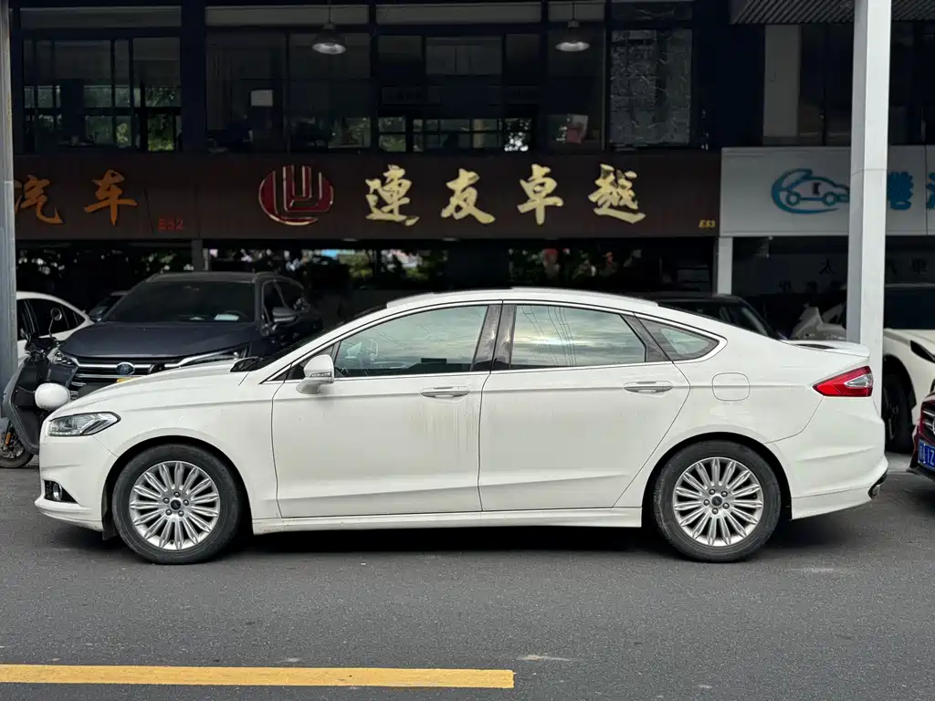 Ford Mondeo 2013 2.0L GTDi200 Luxury