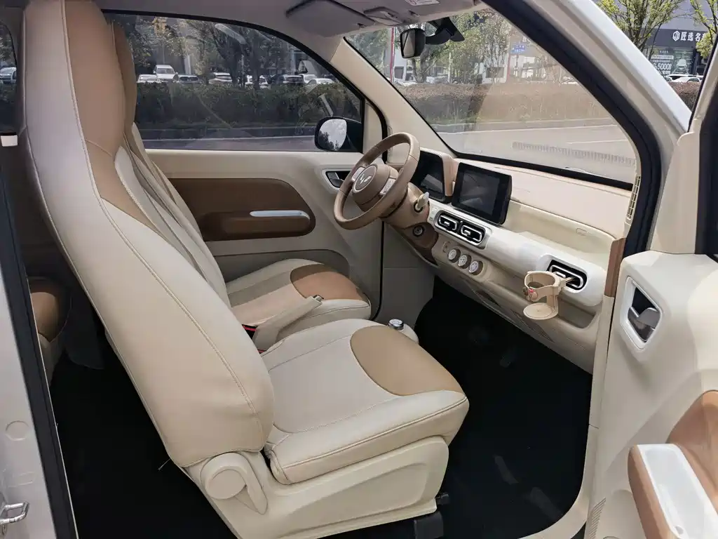 Wuling MINIEV — миниатюра 8