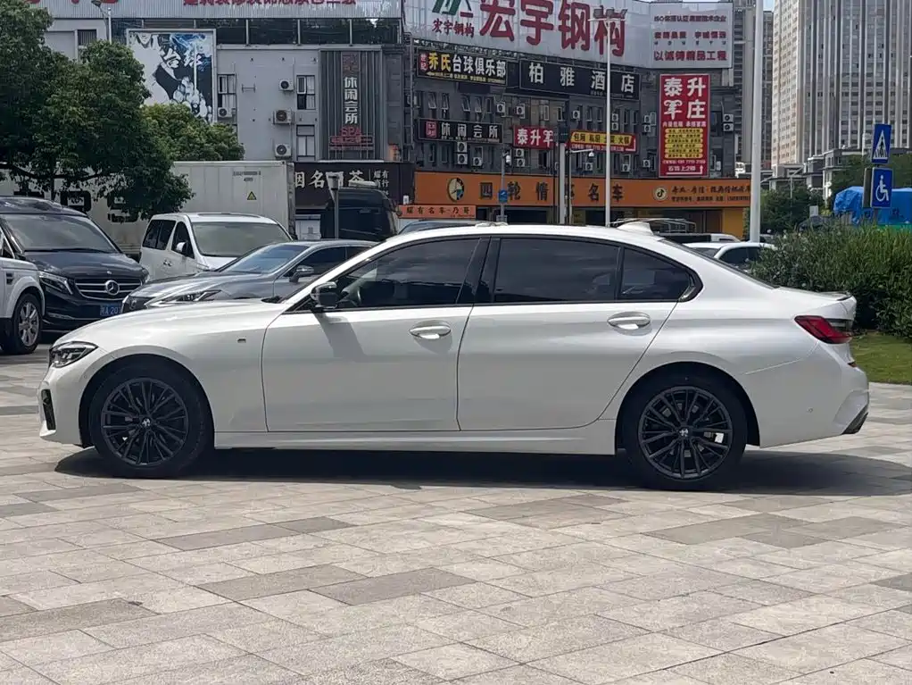 BMW 3 Series — миниатюра 8