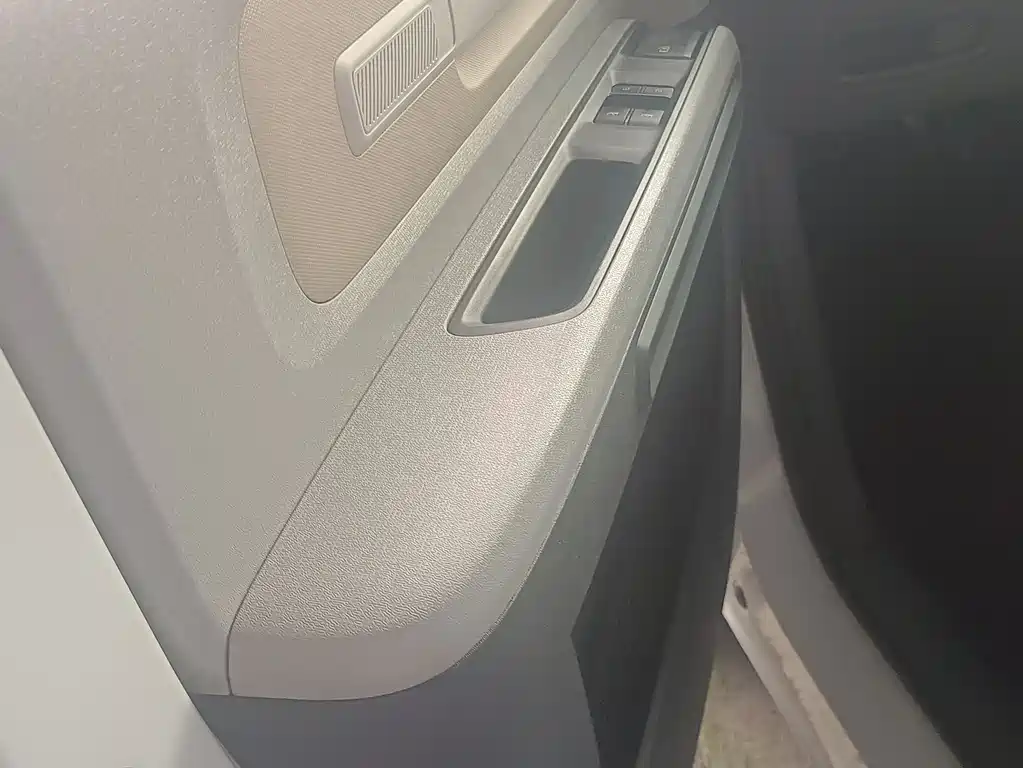 Maxus V1 2025 V1+ (62kWh)
