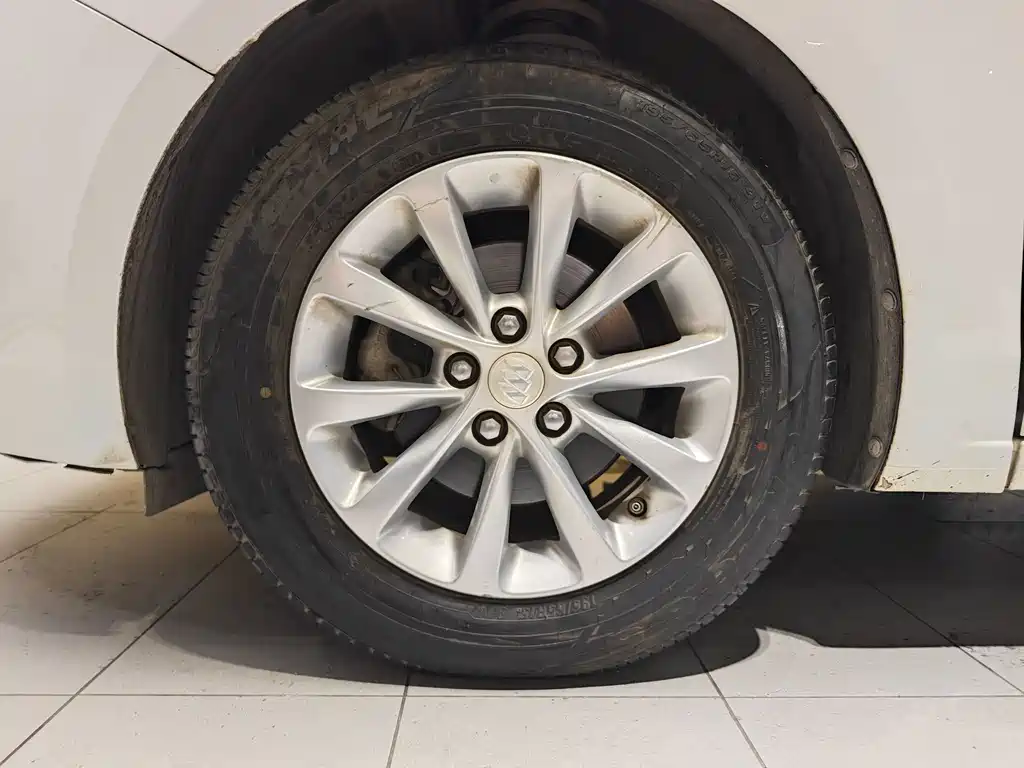 Buick Excelle — миниатюра 6