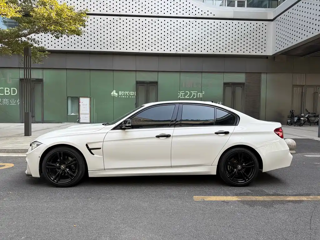 BMW 3 SERIES