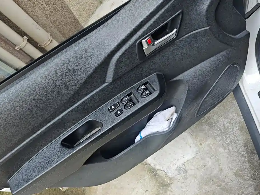 BAIC New Energy EC — миниатюра 7