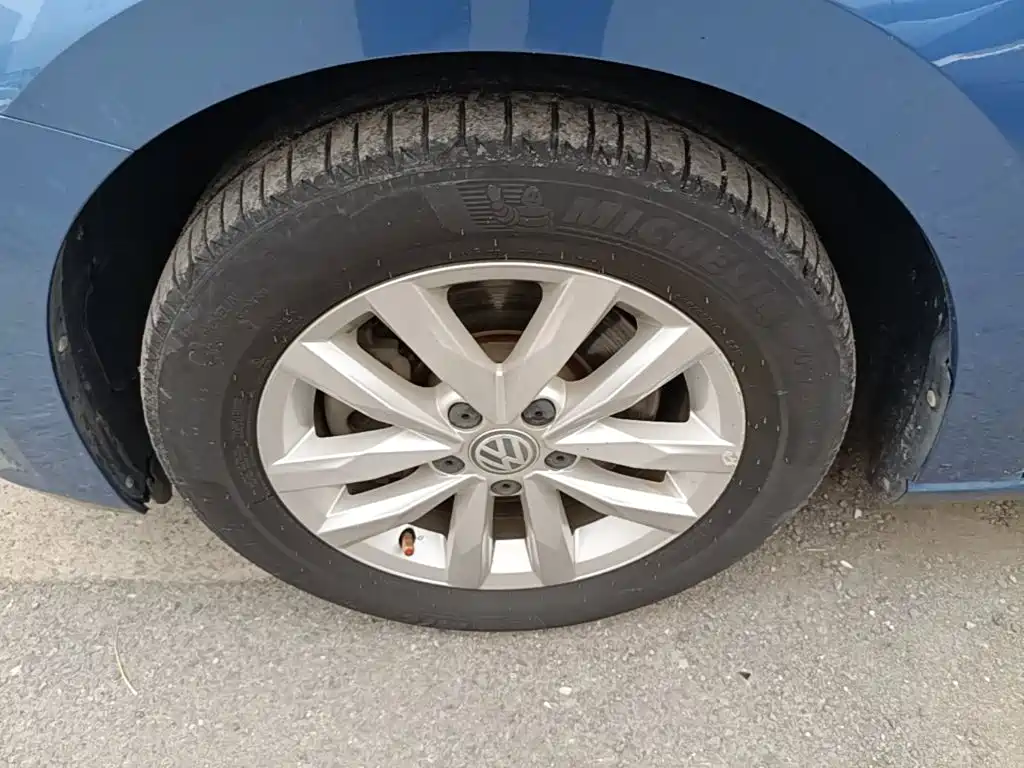 Volkswagen Touran — миниатюра 23