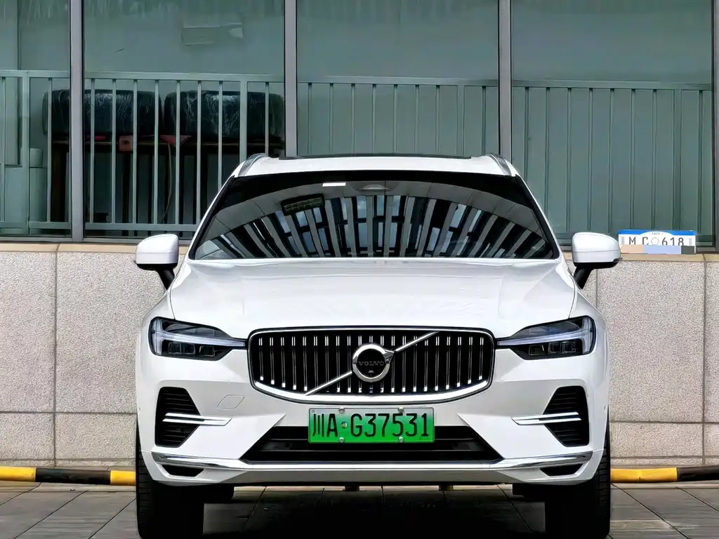 Volvo XC60 PHEV — миниатюра 2