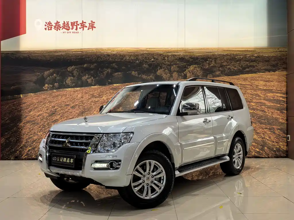 Mitsubishi Pajero (Import) 2019