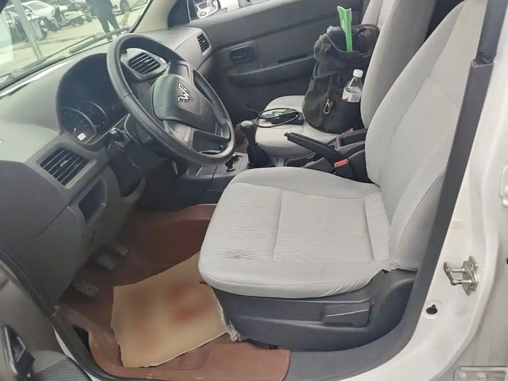 Wuling Hongguang — миниатюра 15