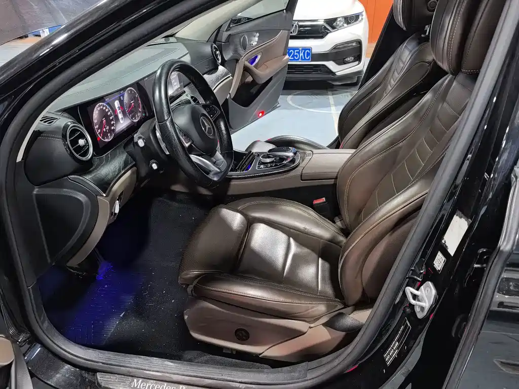 Mercedes-Benz E-Class — миниатюра 7