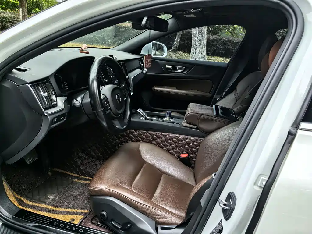 Volvo S60 — миниатюра 4