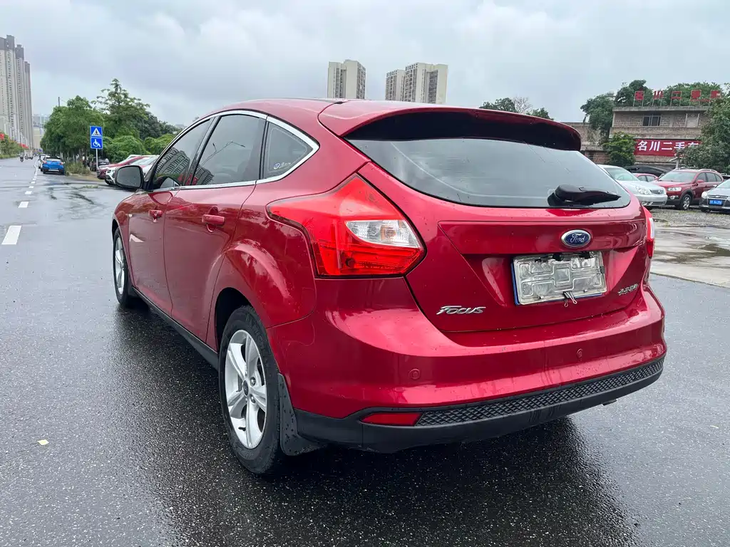 Ford Focus 2012 1.6L AT
