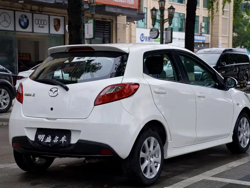 Mazda 2 — миниатюра 13