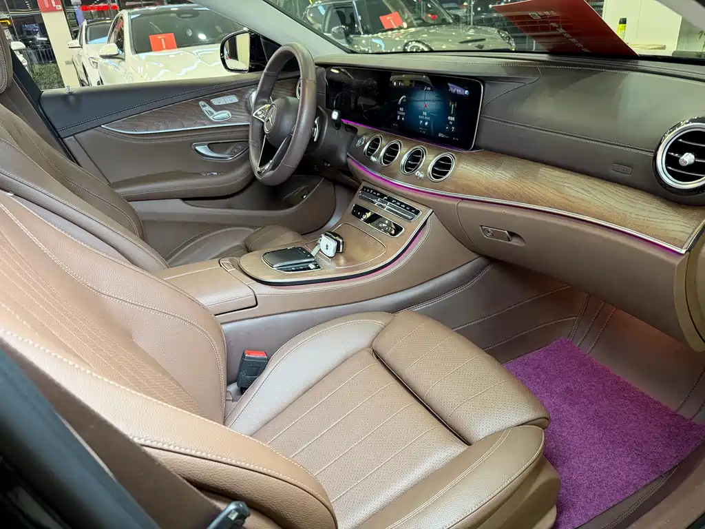 Mercedes-Benz E-Class — миниатюра 13
