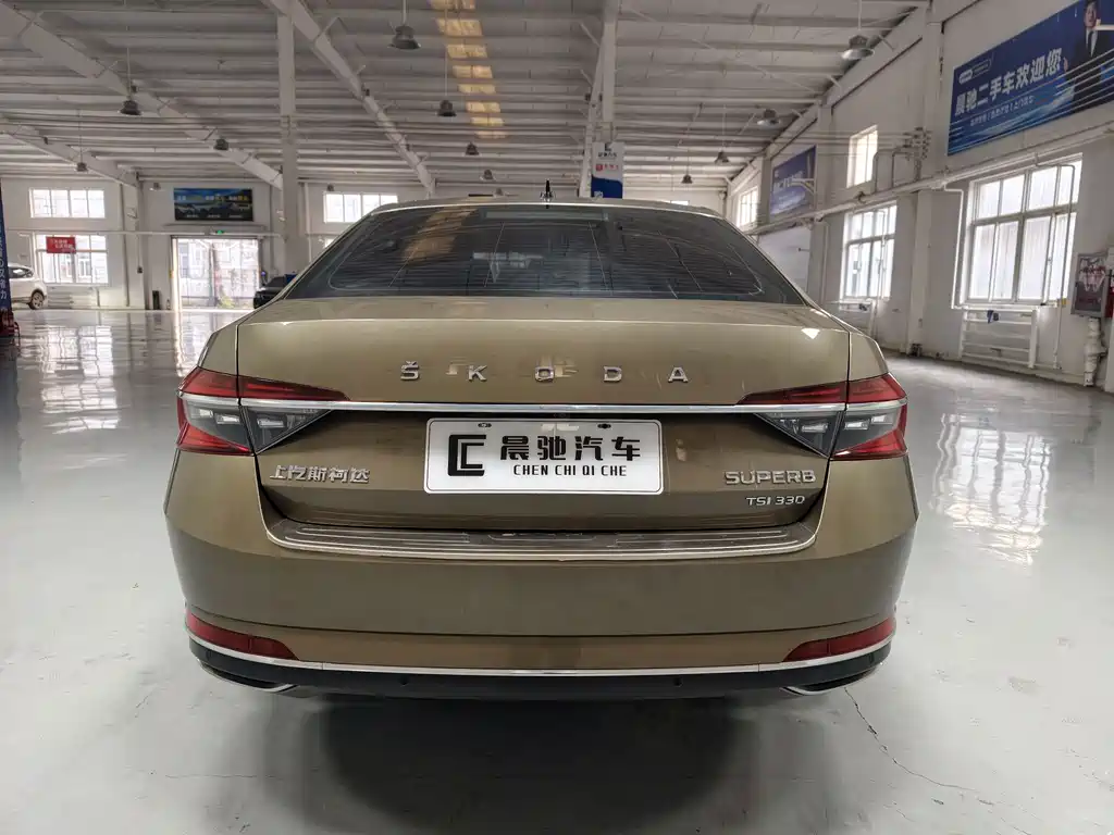 Skoda Superb — миниатюра 5