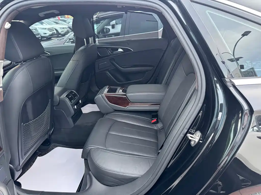 Audi A6L — миниатюра 10