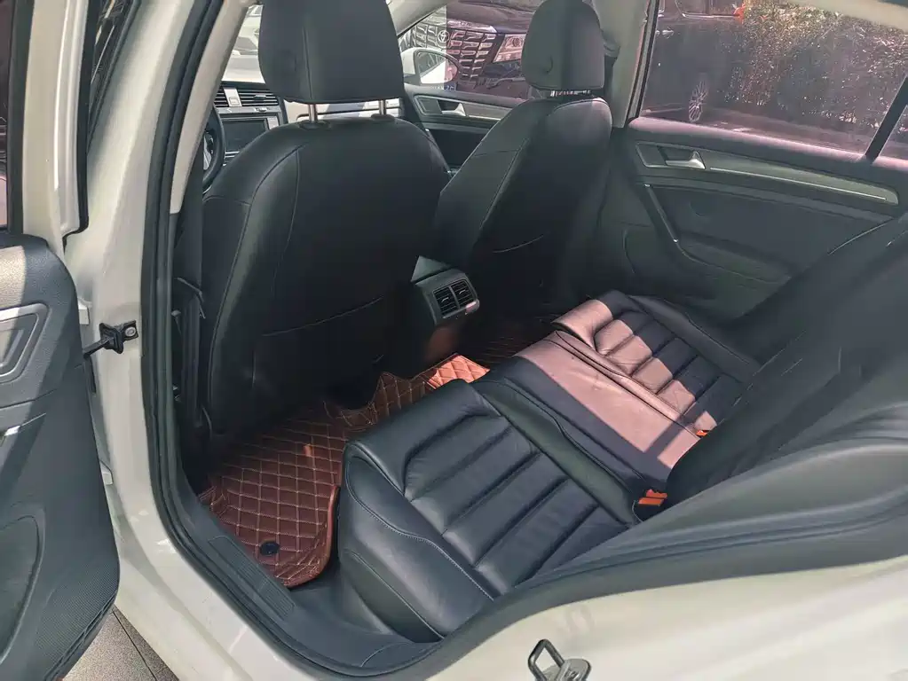 Volkswagen Golf — миниатюра 8