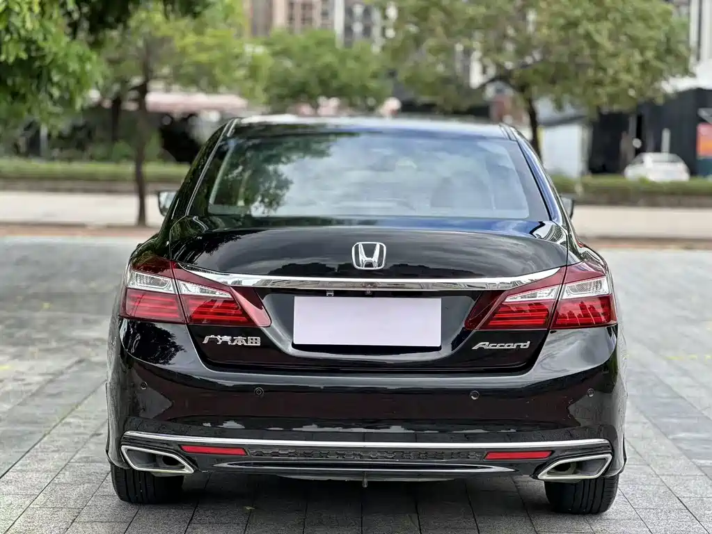 Honda Accord — миниатюра 8