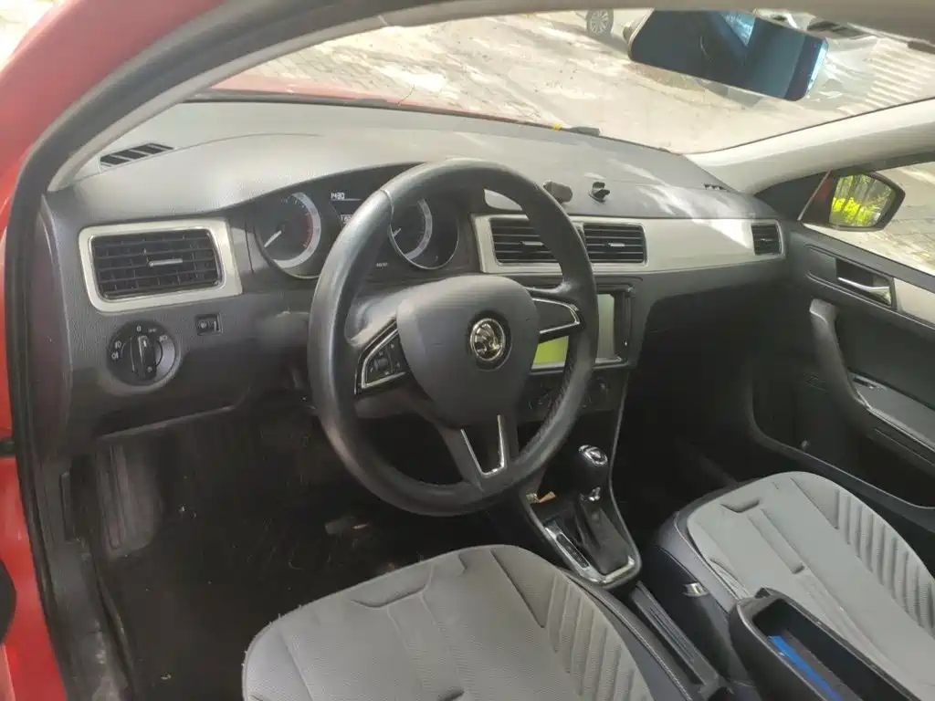 Skoda Rapid Spaceback — миниатюра 7