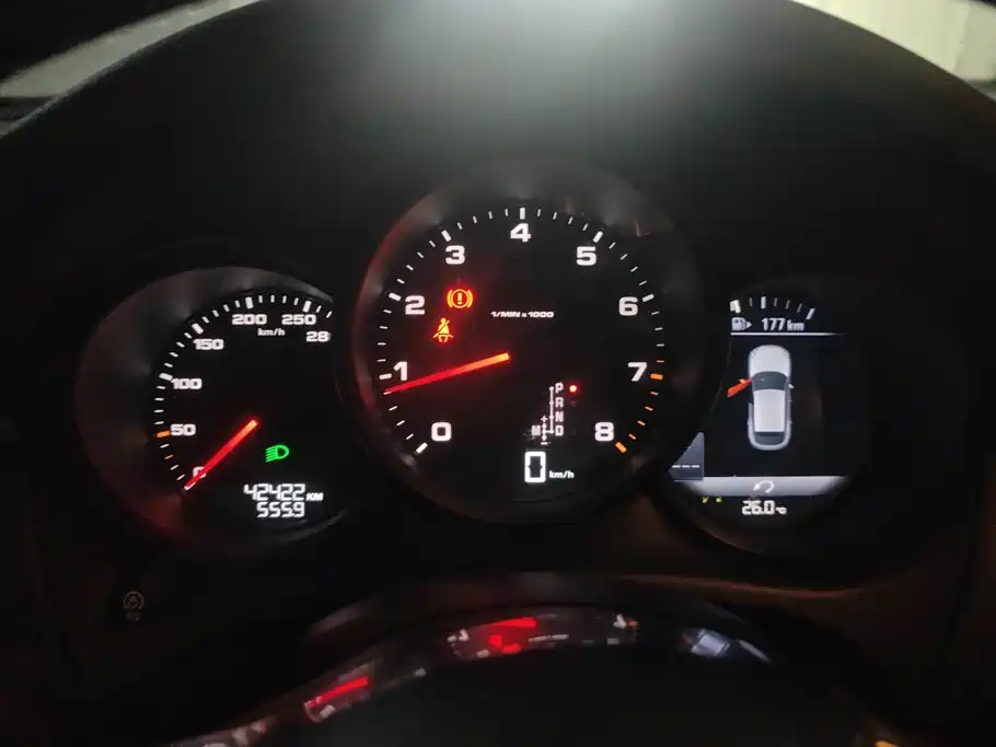 Porsche Macan — миниатюра 14