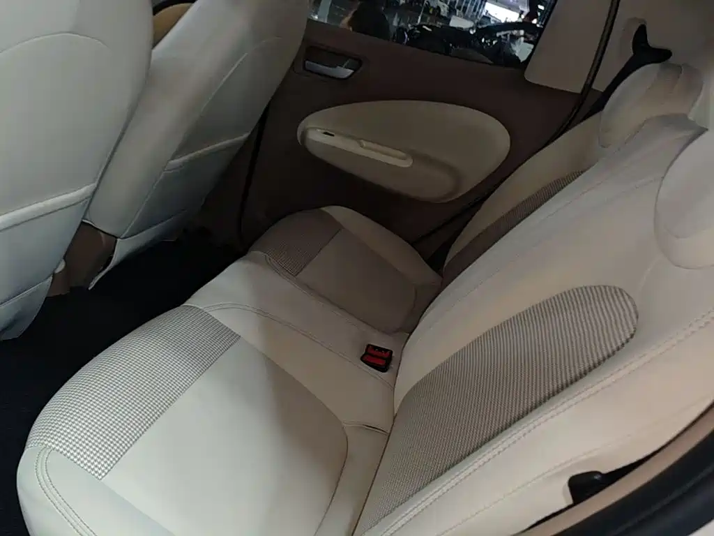 Wuling MINIEV — миниатюра 17