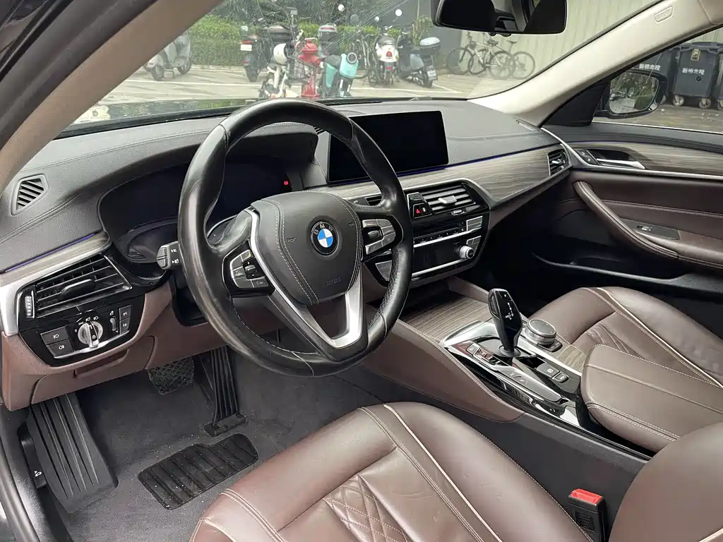 BMW 5 Series 5 2019 530Le Luxury