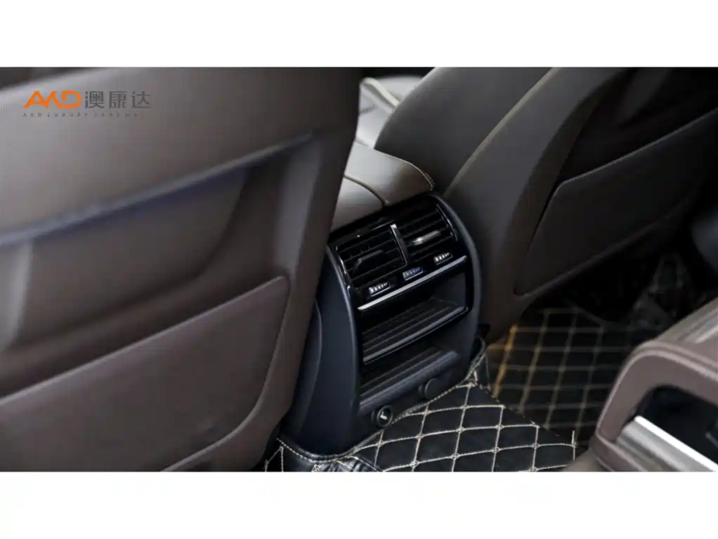 BMW 5 Series New Energy — миниатюра 9