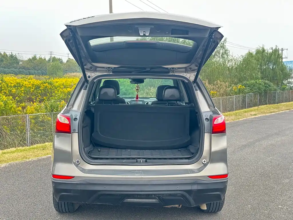 Chevrolet Equinox — миниатюра 17