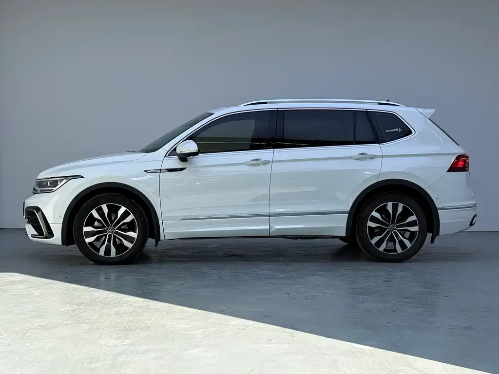 Volkswagen Tiguan L L 2024 330TSI AT R-Line