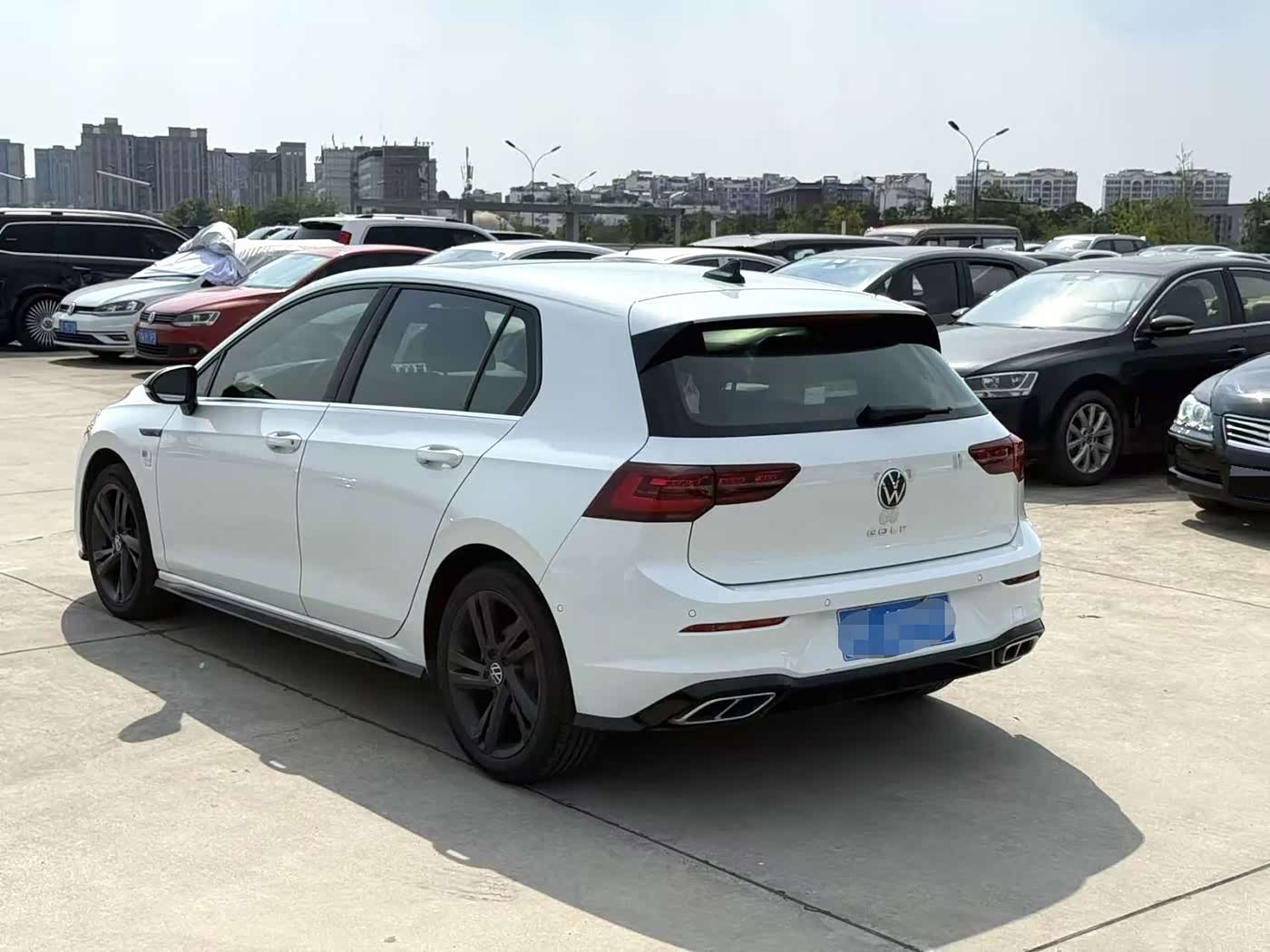 Volkswagen Golf 1.4 л 2022 г. Белый, пробег 33000 км
