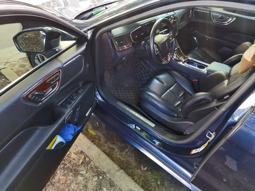 Lincoln Continental — миниатюра 14