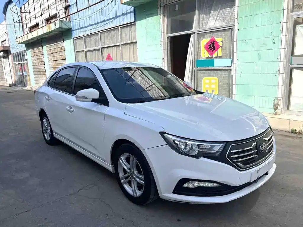Bestune B30EV — миниатюра 3