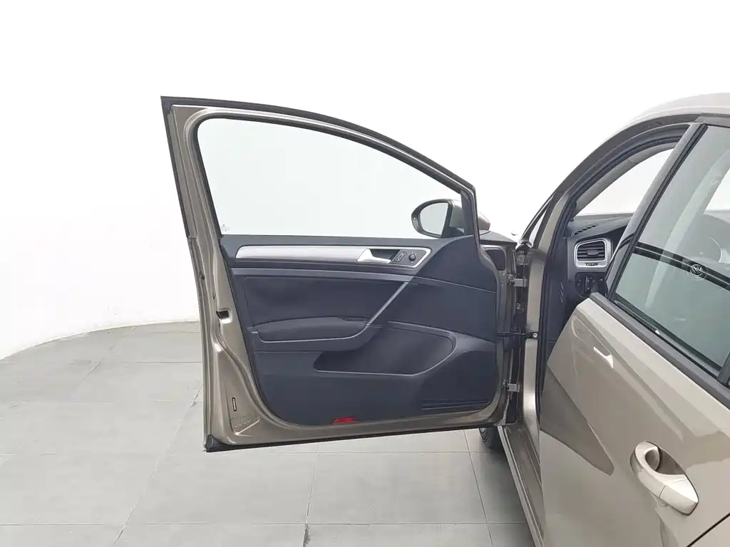 Volkswagen Golf — миниатюра 8